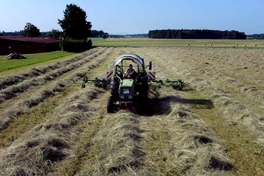 Traktor Traktor auf dem Feld