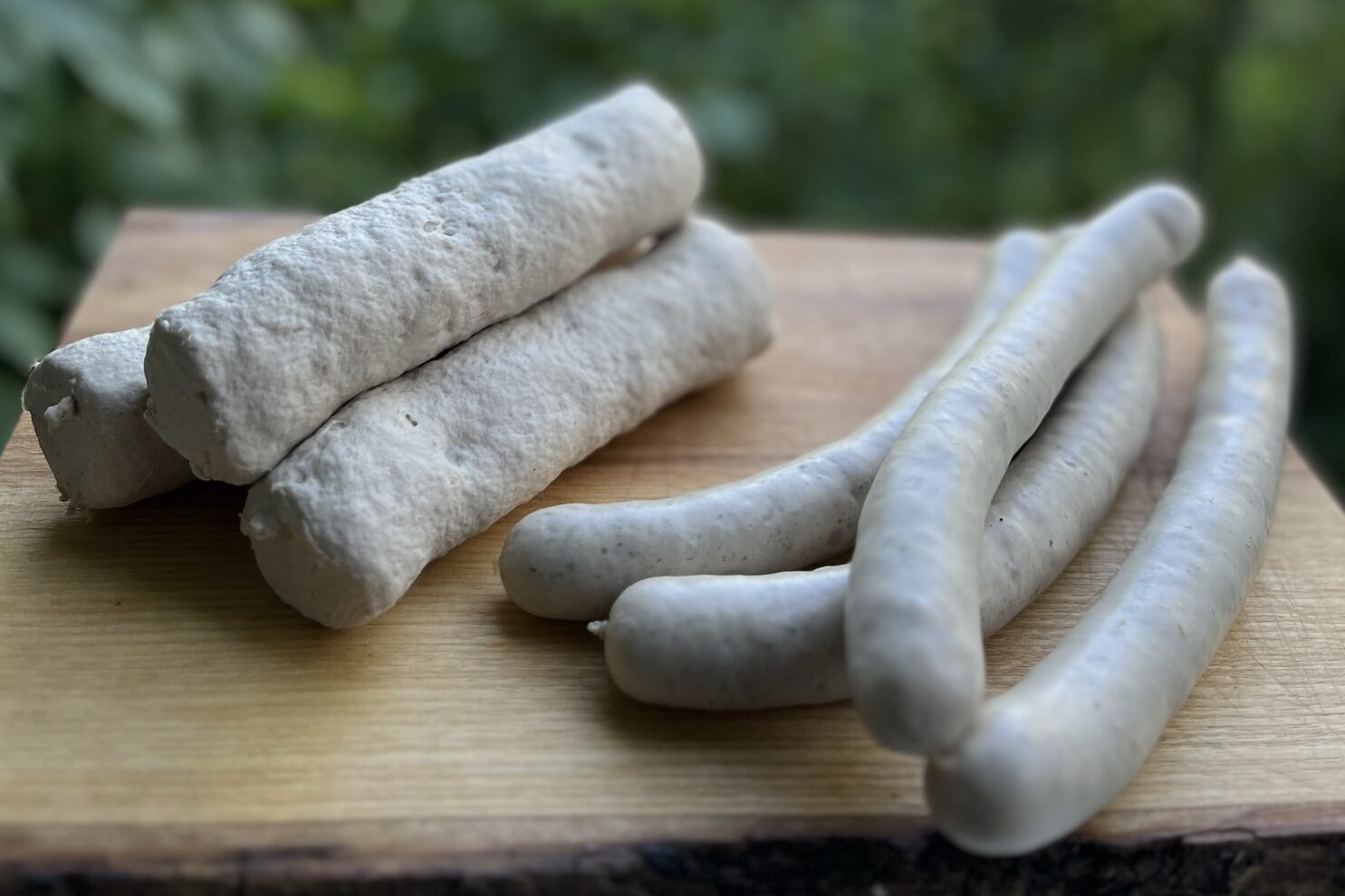 Nackte Bratwurst und Rostbratwurst 